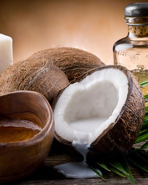 فوائد زيت جوز الهند لتطويل الشعر