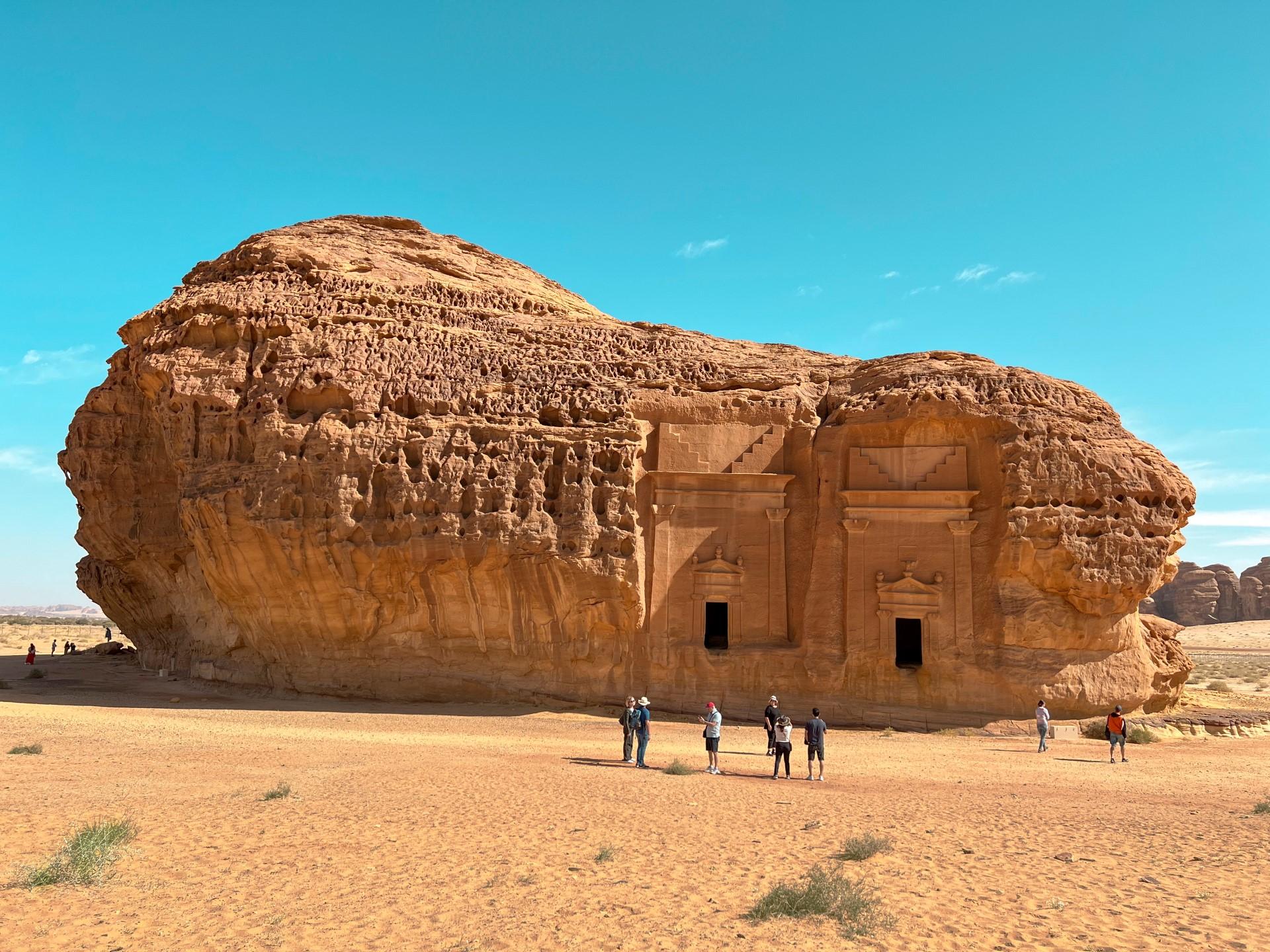 jabal-al-ahmar-alula.jpg
