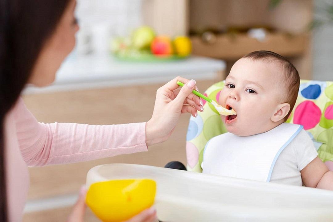 الغذاء التكميلي للرضع